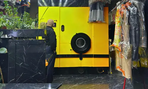 Furkan Kuru Temizleme Konak Şubesi içten görünümü.
